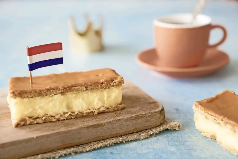 Tompoes met nederlandse vlag